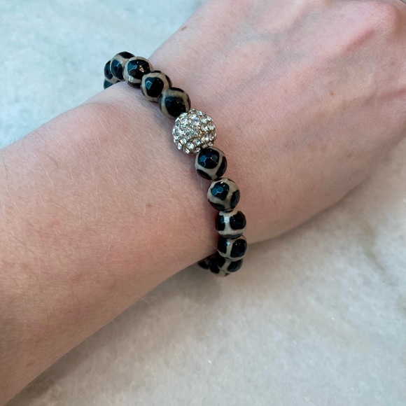 🔸NWT🔸Faceted Natural Dzi Agate Beaded Bracelet with CZ accent - Picture 5 of 10